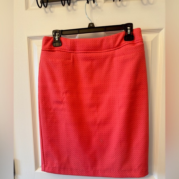 Coral mini skirt - Picture 1 of 3